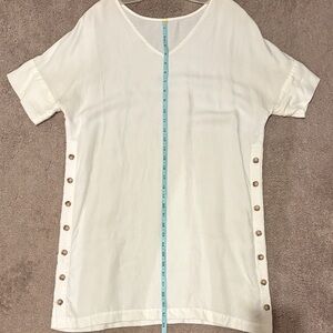 VETTA white Linen Button-Side Tunic Top